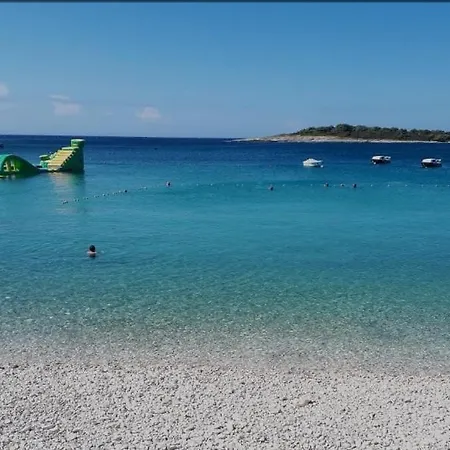 Appartement A Step Away From The Sea Pula