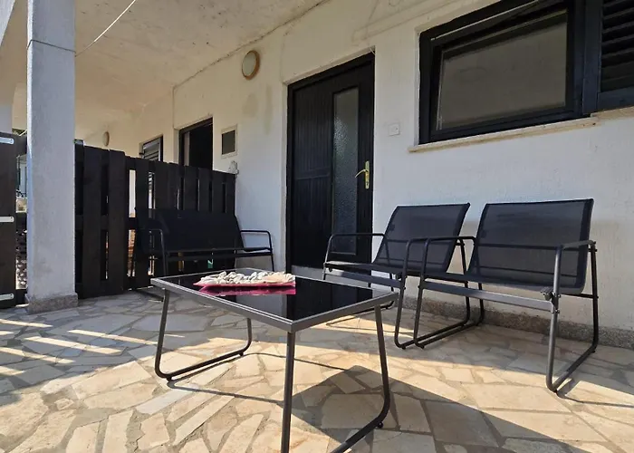 A Step Away From The Sea Apartment